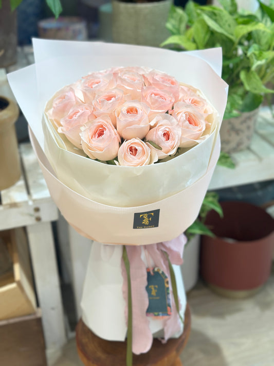 唯有玫瑰花束